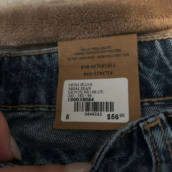 Mom Jeans. Brand new, with tags. - Picture 2 of 3